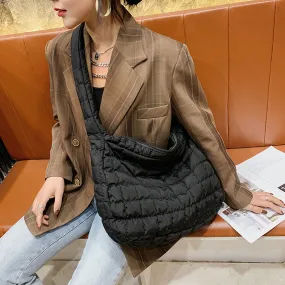 2021 New Winter Soft Down Fabric Shoulder Bag ed Quality Women'S Designer Big Capacity Underarm Pack