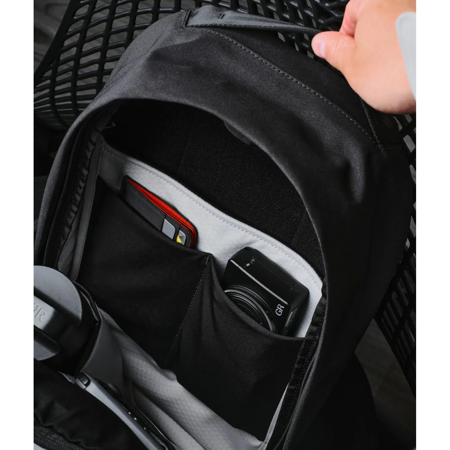 ALPAKA Metro Backpack