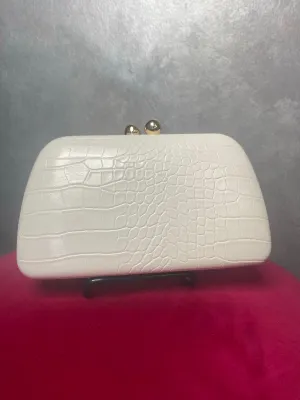 Croc Clutch