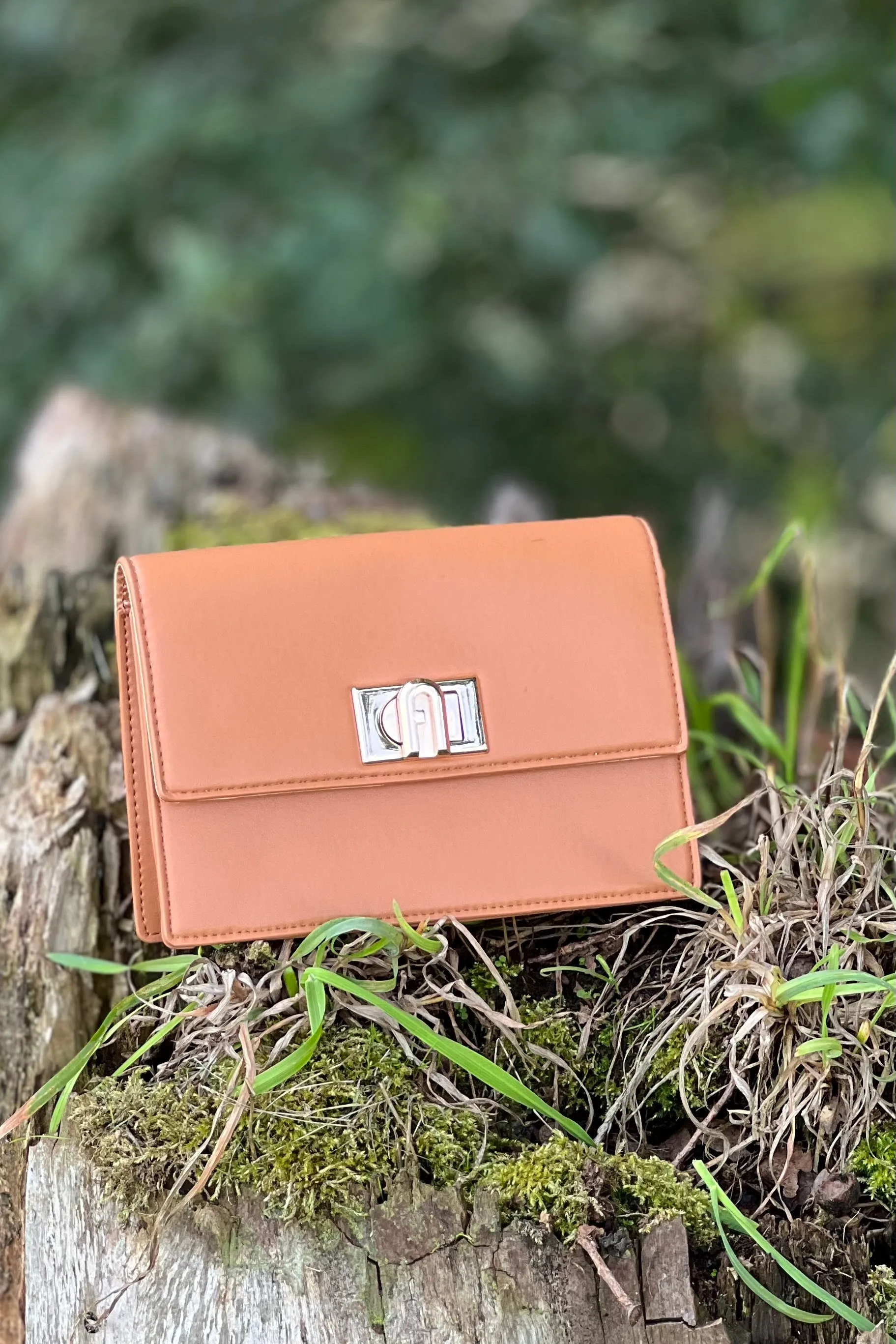 Darling Clutch - Camel Brown