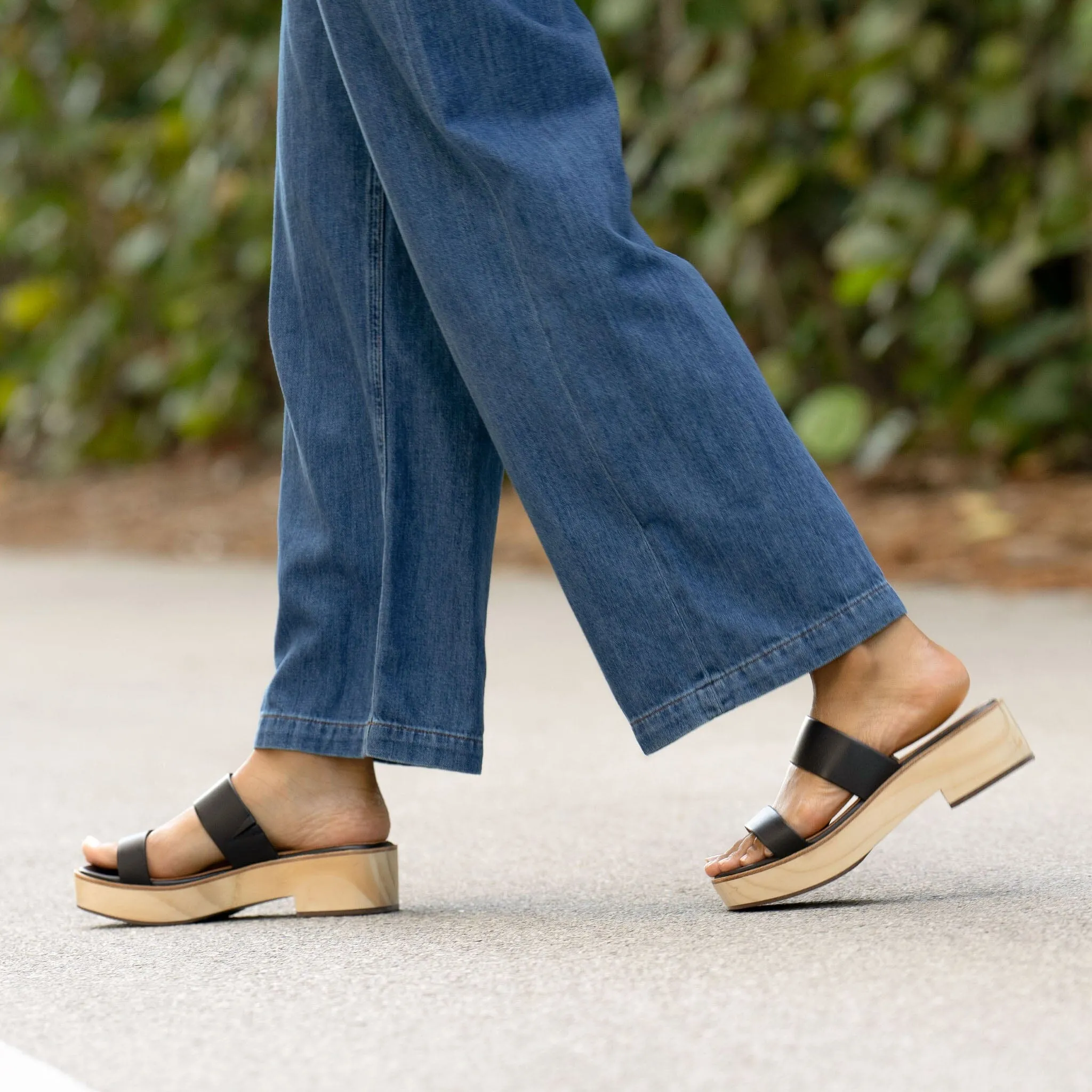 Ellie All-Day Clog Black