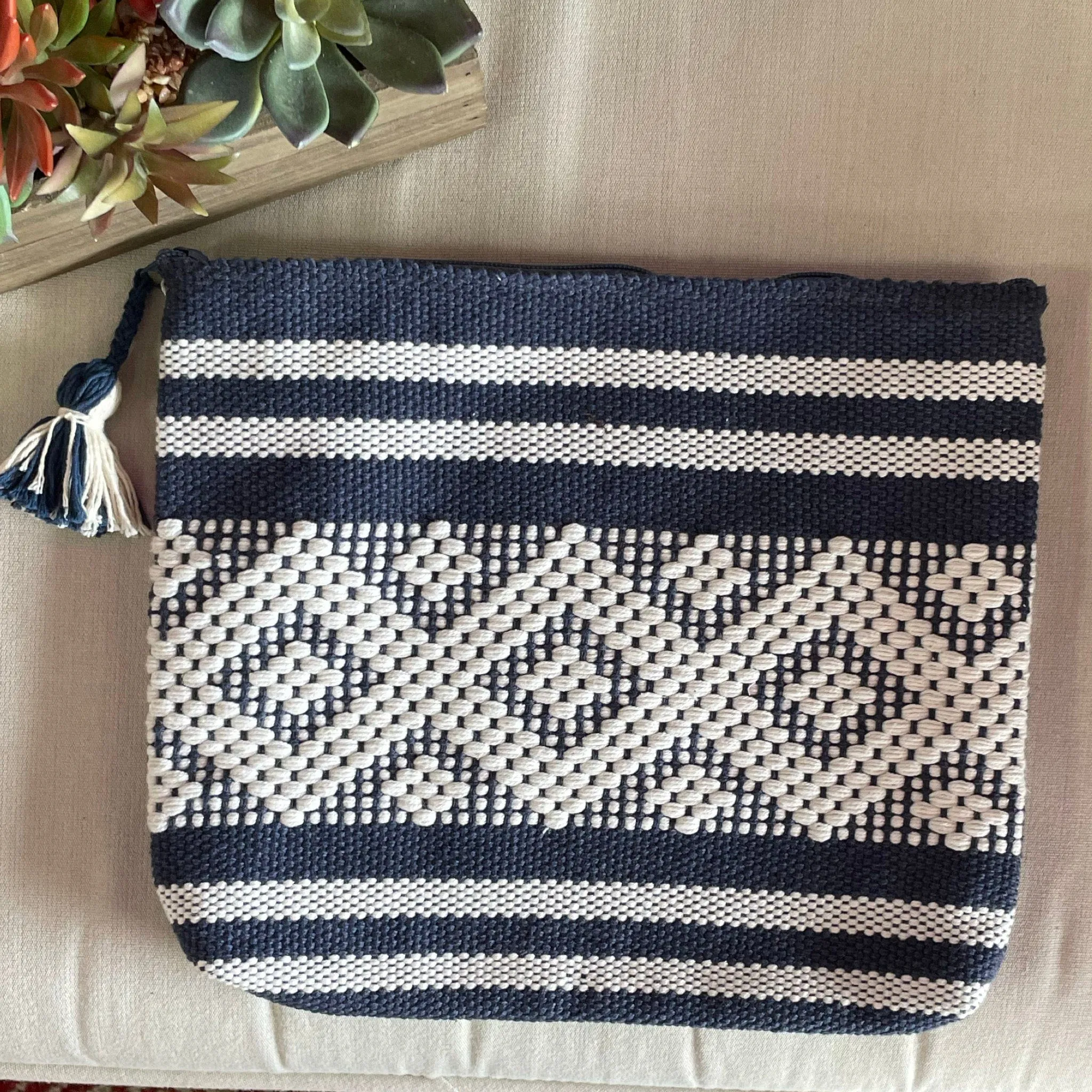 Jalieza Mexican Hand Woven Clutch - Large