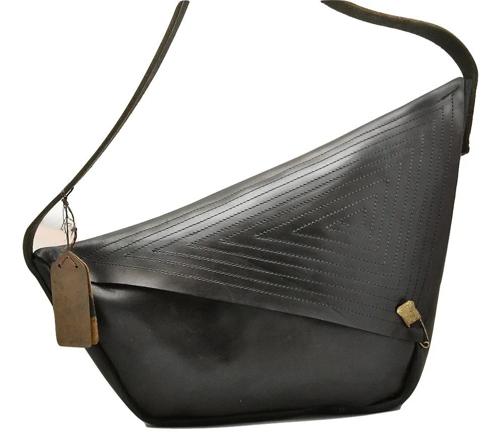 Rhomboid shoulder Clutch | Black | calf