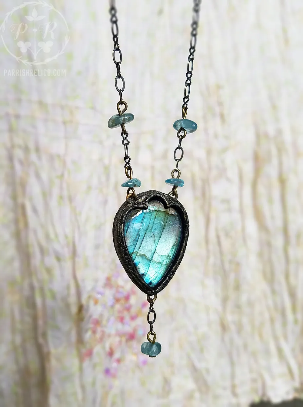 Sant'Elena Labradorite Arch Amulet