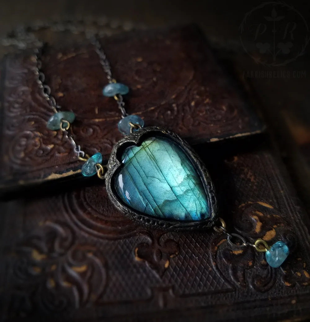 Sant'Elena Labradorite Arch Amulet